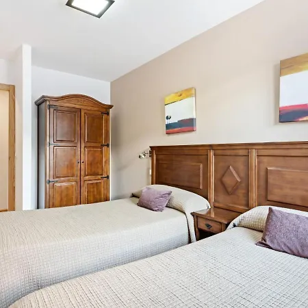 Contemporary In With Fireplace Apartament